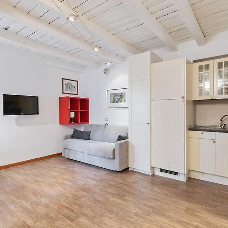Joivy Beautiful Studio For 2 Near Sempione Park Milano Ngoại thất bức ảnh