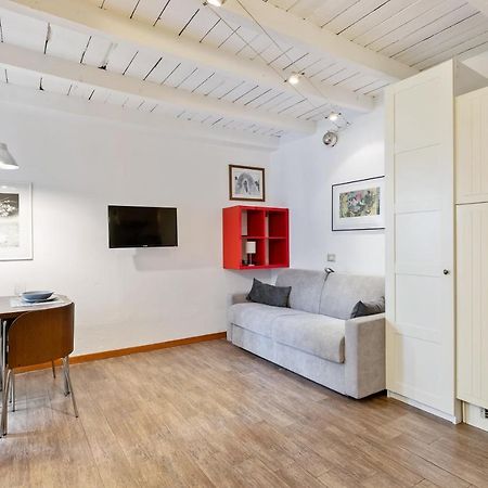 Joivy Beautiful Studio For 2 Near Sempione Park Milano Ngoại thất bức ảnh