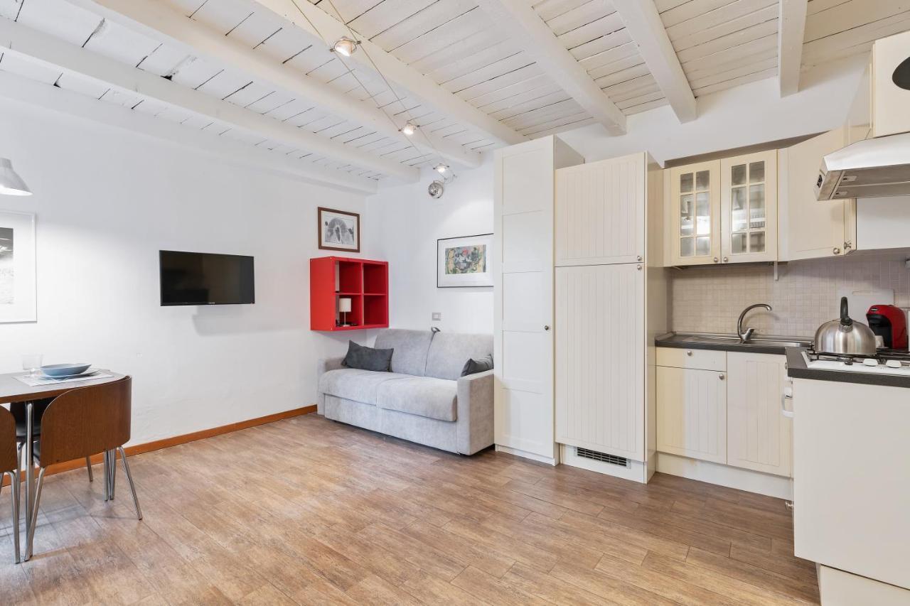 Joivy Beautiful Studio For 2 Near Sempione Park Milano Ngoại thất bức ảnh