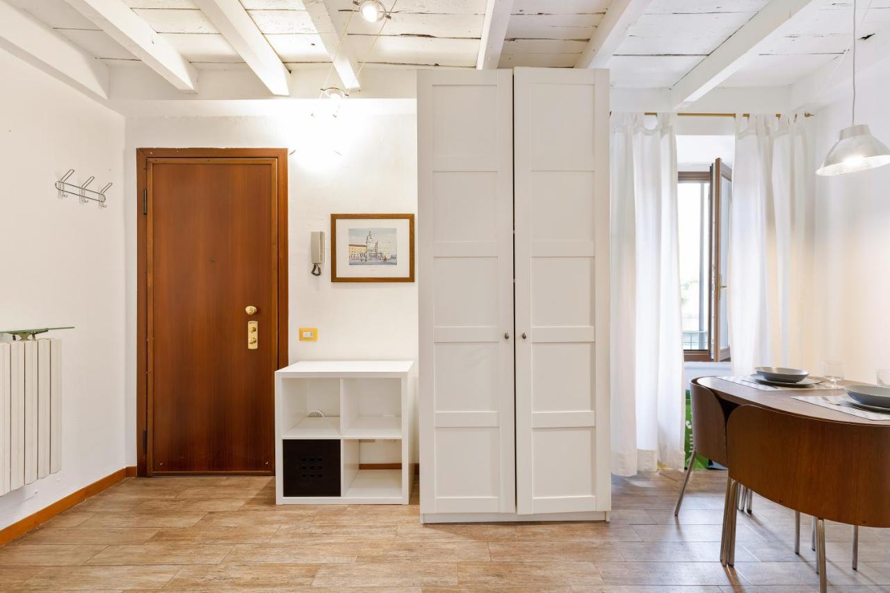 Joivy Beautiful Studio For 2 Near Sempione Park Milano Ngoại thất bức ảnh