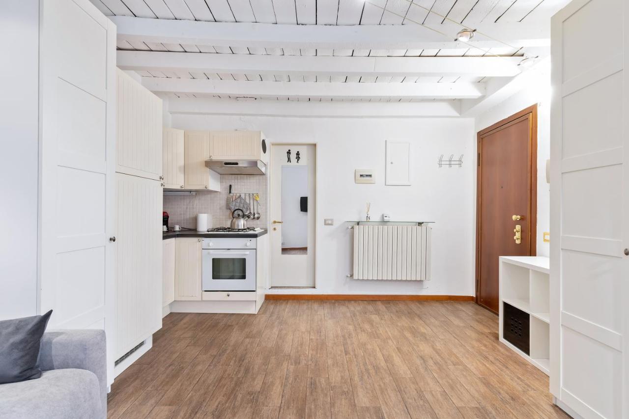 Joivy Beautiful Studio For 2 Near Sempione Park Milano Ngoại thất bức ảnh